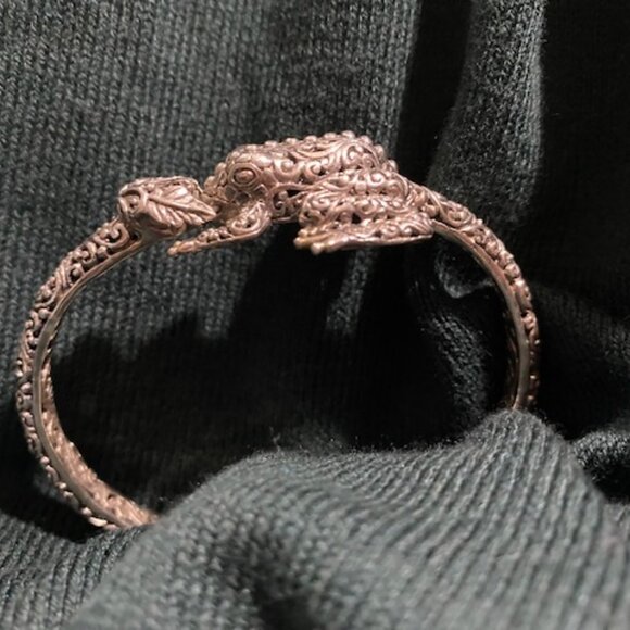 Sarda Leap of Faith Frog Bracelet - Picture 2 of 4